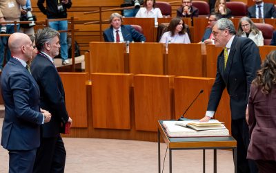 Pedro Pascual toma posesión como procurador de las Cortes de Castilla y León y se compromete a seguir “dándolo todo” por defender las necesidades de Ávila