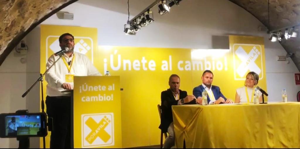 Los afiliados de Por Ávila eligen por unanimidad al alcalde de Ávila como candidato a las municipales de 2023