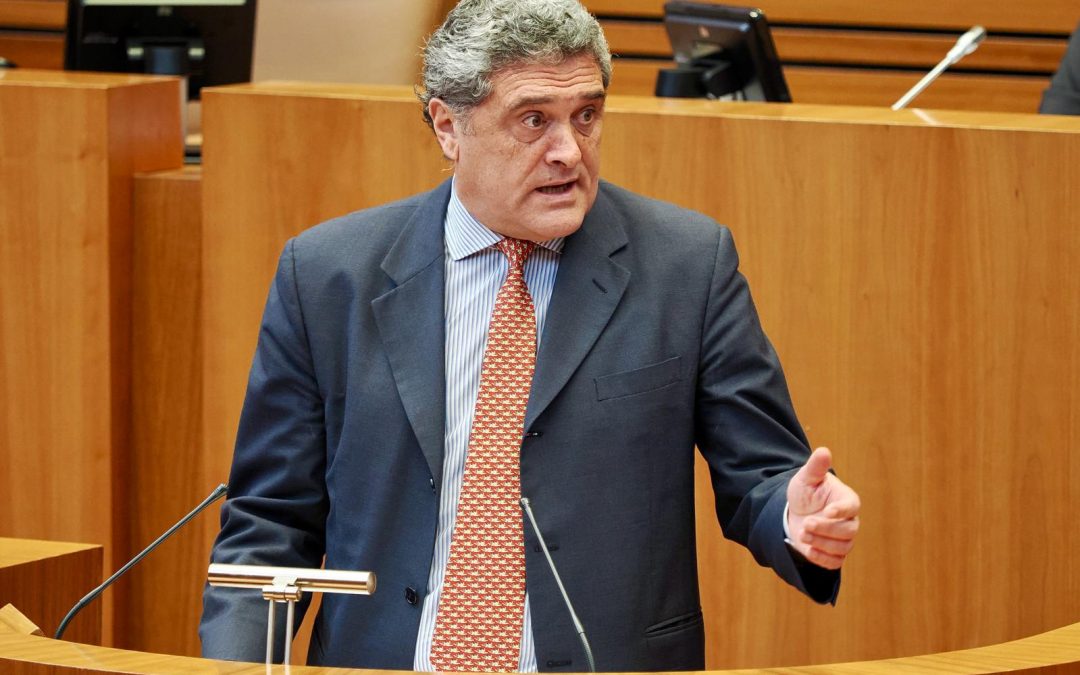 Pascual respalda en las Cortes la puesta en marcha de medidas que protejan a los menores de los posibles riesgos existentes en los entornos digitales